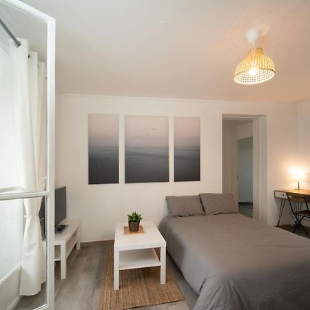 Appartement Tout Equipe Parking Balcon 2 Chambres Marselha Exterior foto