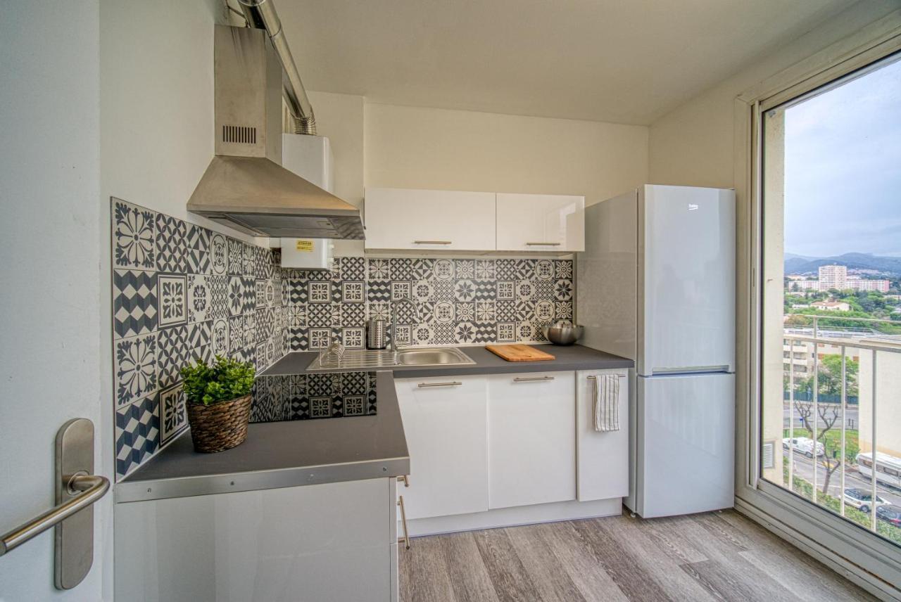 Appartement Tout Equipe Parking Balcon 2 Chambres Marselha Exterior foto
