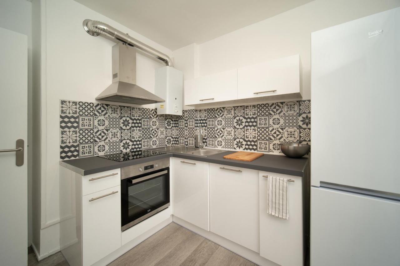 Appartement Tout Equipe Parking Balcon 2 Chambres Marselha Exterior foto